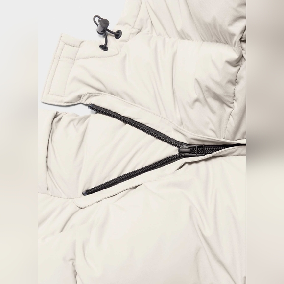 Aritzia The Super Puff™ LoHip Vest - cliMATTE™ - Picture 13 of 16